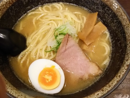 コツは、マネ、マネ、マネ