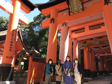 伏見稲荷大社『京都を巡る中国語』リアルツアーレッスン(ピンインの分かる方)